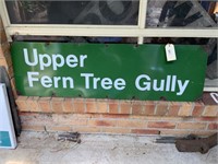 METLINK UPPER FERN TREE GULLY GREEN SIGN
