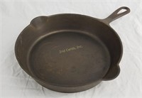 8.5" Cast Iron Skillet Unmarked No. 8 Heat Ring