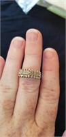 Beautiful 10kt gold diamond ring