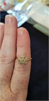 Vintage 10kt gold cluster diamond ring