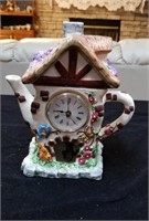 Super cute teapot clock approx 9 inches tall