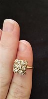 Glamorous 7 diamond cluster 14kt gold ring