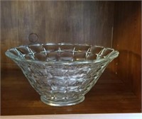 Marvelous vintage bowl with fruit design in