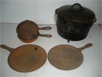 5 Cast Iron Pans 1 Lot