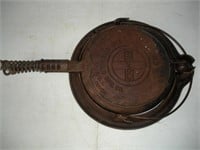 Griswold #8 Cast Iron Waffle Maker 315A