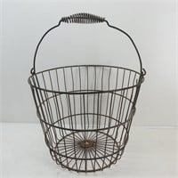 Wire Potato Basket with Spring Grip Handle