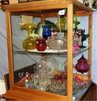Showcase 29” h x 24” w x 24” d w/3 glass sides and