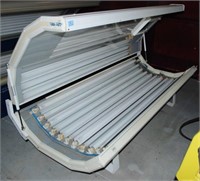 TANNING BED SUNQUEST 24 XLF TANNING BED 24 LAMPS