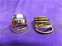 EIGHT COCKTAIL RINGS