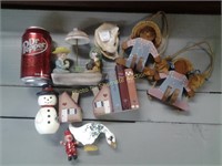 Small country figurines