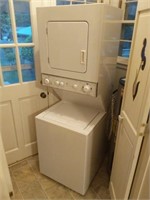 GE Upright Washer/Dryer Unit