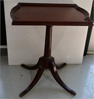 Duncan Phyfe Style Accent Table