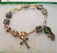 Neuf – Bracelet Marbre de Connemara
Unique à