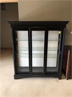 Pulaski curio cabinet w/ 2 sliding glass doors