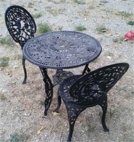 Hummingbird Cast Metal Garden Table Set