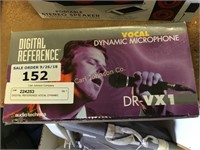 DIGITAL REFERENCE VOCAL DYNAMIC MICROPHONE