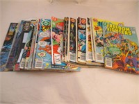 Lot de 24 comics Superman, Flash, Wonder Woman