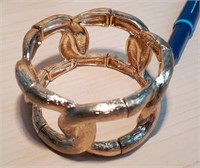 Neuf – Bracelet Bold One size
Beautiful OR,
TSC
