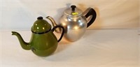 Pair Tea Pots