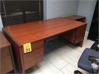 LOT CONSISTING OF: OFFICE FURNITURE INCLUDING (2)