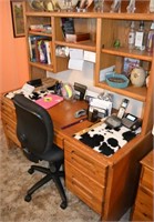 Large Oak Office Desk With Hutch