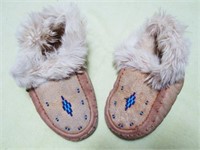 FIRST NATIONS CHILD'S BEADED HIDE MOCCASINS