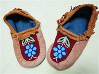 FIRST NATIONS BEADED HIDE MOCCASINS
