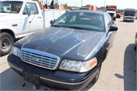 25 1508 2001 FORD CROWN VIC