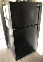 Whirlpool top freezer refrigerator in black