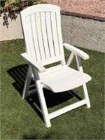 Folding plastic hi-back patio lounge chair