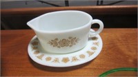 PYREX COREL GRAVY BOAT AND SAUCER