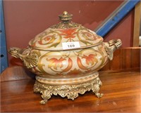 French style lidded ceramic box with