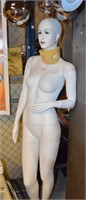 Female clothes mannequin, slight AF,