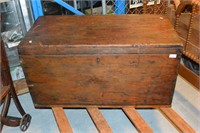 Antique pine carpenters chest, 96 x 43cm