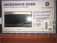 GE 1,1 CU FT MICROWAVE OVEN $149 RETAIL