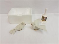 HOMECO GLASS COLLECIBLES DOVES / BELL