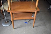 Vtg Mid Century Two Tier Drexel End Table