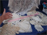 nice lot of old doilies (various sizes)