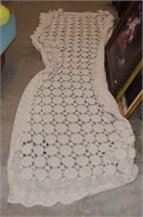 Vtg Crochet Table Cloth / Bedspread