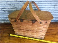 Primitive picnic basket