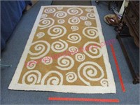 5ft x 8ft hand hooked rug (55% jute 45% cotton)