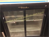 short true display refrigerator