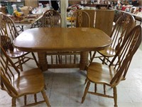 Dining room table, 2 leaves & 6 chairs