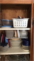 Assorted Tupperware bowls & lids