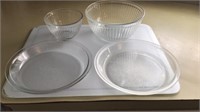 2 Pyrex mixing bowls & 2 Pyrex pie plates