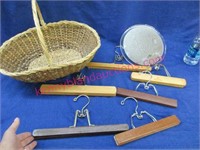 6 wooden hangers -basket -mirror