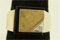 "14KT" YELLOW GOLD BLACK ONYX & DIAMOND RING