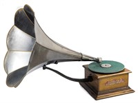 Aretino Horn Phonograph
