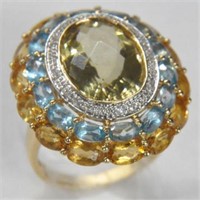 COLORED STONE CLUSTER RING IN 14K YELLOW GOLD.