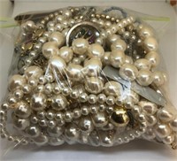 700 - BAG OF MISC JEWELRY FROM ESTATE